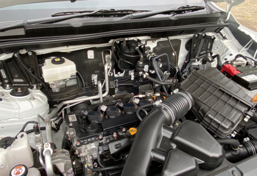 Duel SUV Hybrid, Toyota Innova Zenix Hybrid vs Chery Tiggo 8 CSH, Mana Lebih Unggul?