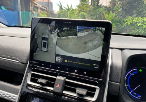 Duel SUV Hybrid, Toyota Innova Zenix Hybrid vs Chery Tiggo 8 CSH, Mana Lebih Unggul?