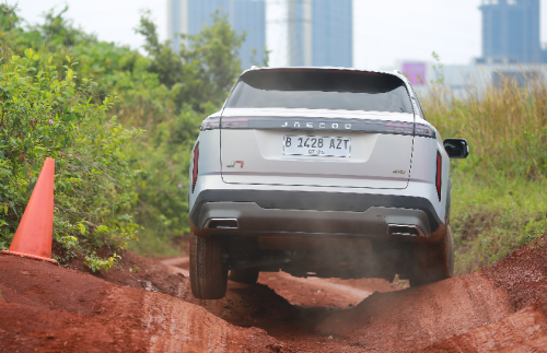 Perbedaan Jaecoo J7 SHS dan J7 AWD, Pilih Efisiensi Bahan Bakar atau Jago Off-road?