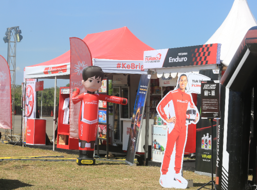 Pertamax Turbo Drag Fest 2025 Sukses Digelar, Pembalap Gresik Raih Waktu Tercepat 7,4 Detik