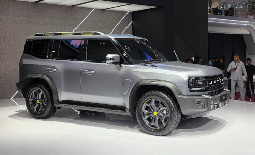 Di GIIAS 2025 Jetour Perkenalkan T2 Setir Kanan Pertamanya di Dunia, Sorot Lampunya Bisa Sampai 200 Meter