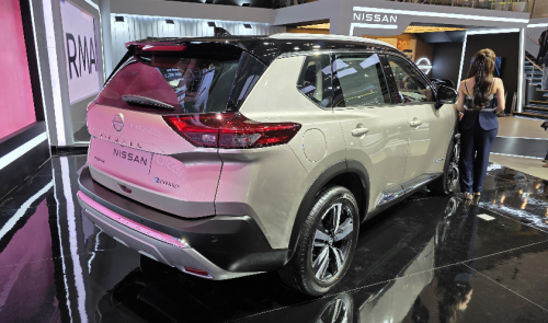 Duel Sengit Medium SUV Hybrid: Honda CR-V e:HEV vs Nissan X-Trail e-Power, Lebih Oke Mana?