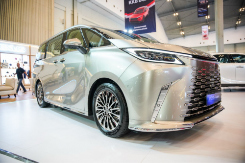 Intip Deretan Mobil-mobil Sangar di BCA Expo 2025, Ada New Maybach GLS Harga Rp 10 Miliar