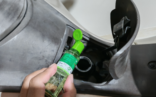 Kata Siapa, Minyak Kayu Putih Dicampur BBM Bisa Bikin Irit? Ini Fakta dari Ahlinya