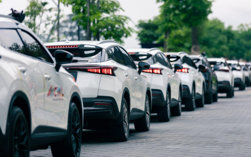 E5.ID Rayakan Ulang Tahun Pertama di Bogor, 50 Mobil Listrik Chery E5 Ramaikan Acara