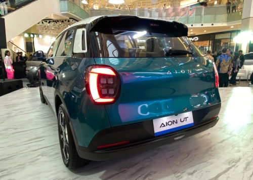 Mobil Listrik AION UT Dibanderol Rp 300 Jutaaan, Baterai Full Bisa Tempuh 500 Km