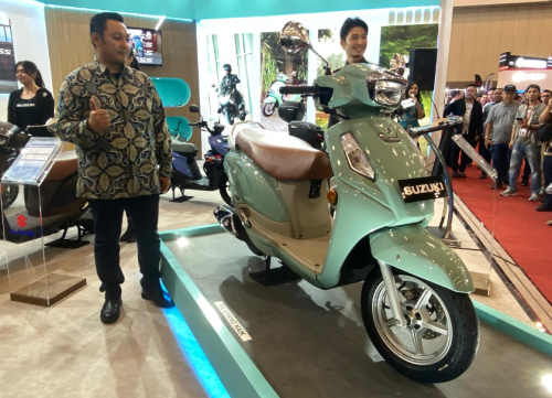 Suzuki Access 125 Resmi Diluncurkan di IMOS 2025, Skutik Retro Pas Buat Kaum Urban Pengin Tampil Beda