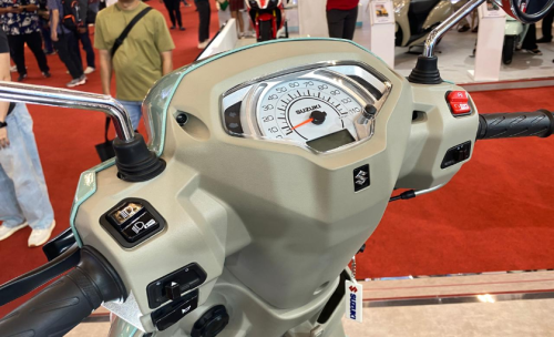 Suzuki Access 125 Resmi Diluncurkan di IMOS 2025, Skutik Retro Pas Buat Kaum Urban Pengin Tampil Beda