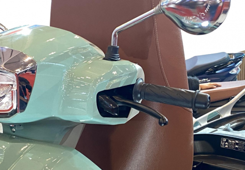 Suzuki Access 125 Resmi Diluncurkan di IMOS 2025, Skutik Retro Pas Buat Kaum Urban Pengin Tampil Beda