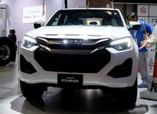 Isuzu Hadirkan D-Max 2026, Mesin Multi-fuel dan Truk Berteknologi ADAS di JMS 2025