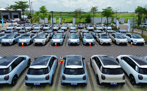 225 Keluarga Senyum Lebar, AION UT Resmi Handover ke Konsumen