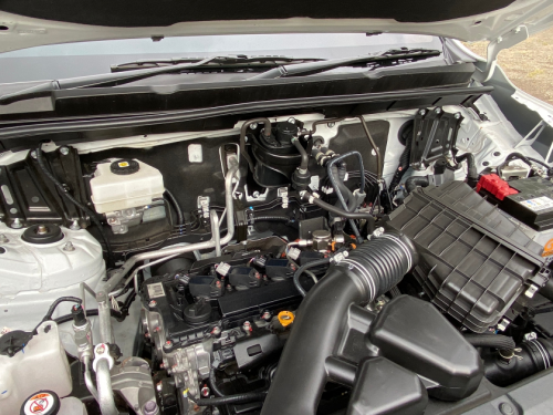 Duel MPV Keluarga Masa Kini: Toyota Innova Zenix Hybrid vs Wuling Cortez Darion