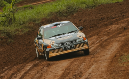 Jadi Juara Nasional Tim 2025, Dewa United Motorsports Tampil Impresif di Kejurnas Sprint Rally Seri Pamungkas