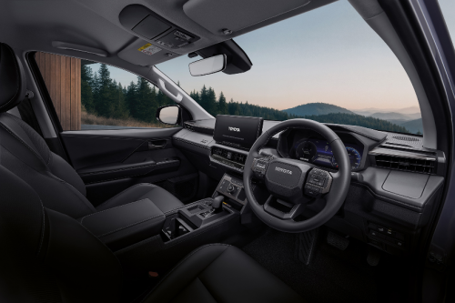 Toyota Rilis Hilux EV, Double Cabin Listrik Pertama Bisa Tempuh 240 Km Sekali Isi Baterai