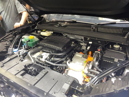 Menarik, Chery Rilis Dua Varian Baru Tiggo 8 CSH di GJAW 2025, Harga Mulai Rp 439,9 Juta