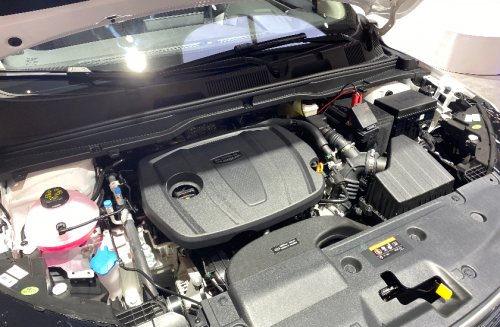 SUV Geely Coolray Mejeng di GJAW, Usung Teknologi ICE Dengan Banyak Fitur