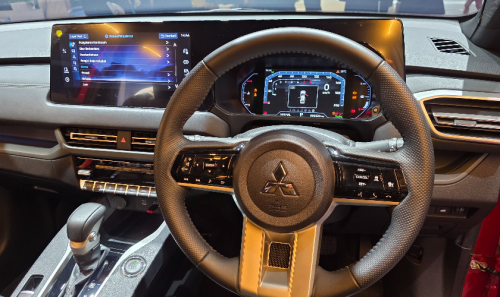 Ada Mitsubishi Xforce Berpenampilan Eye Catching Di GJAW 2025, Yuk Intip Keunggulannya!