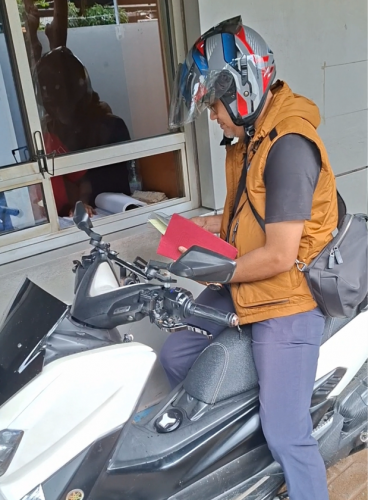 Cara Bayar Pajak Kendaraan Nggak Sampai 5 Menit, Pakai Jalur Drive Thru Aja!