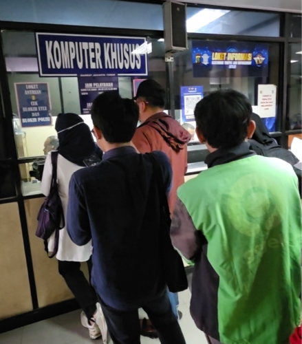 Cara Bayar Pajak Kendaraan Nggak Sampai 5 Menit, Pakai Jalur Drive Thru Aja!