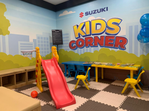 Booth Suzuki di IIMS 2026 Meriah, Ajak Pengunjung Test Drive Sambil Nonton Konser Andra and The BackBone