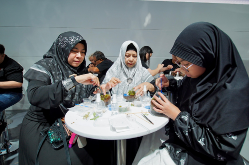 Komunitas EX5IS Kunjungi Booth Geely di IIMS 2026, Hadirkan Pengalaman Berkendara Lebih Personal