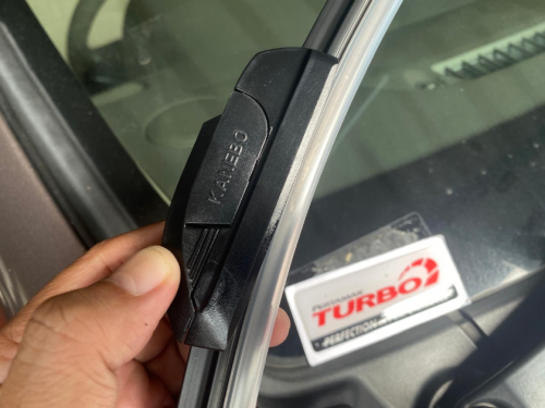Cara Mudah Ganti Wiper Mobil yang Sudah Keset, Bisa Dilakukan Sendiri di Rumah
