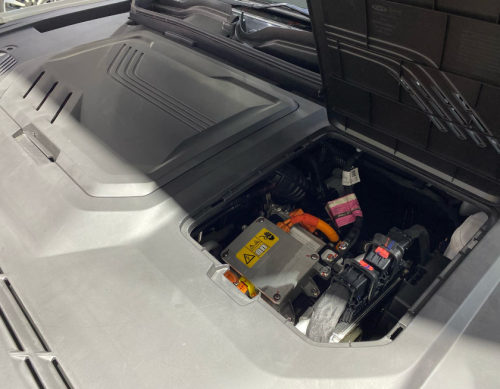 Duel SUV Hybrid, Toyota Innova Zenix Hybrid vs Chery Tiggo 8 CSH, Mana Lebih Unggul?