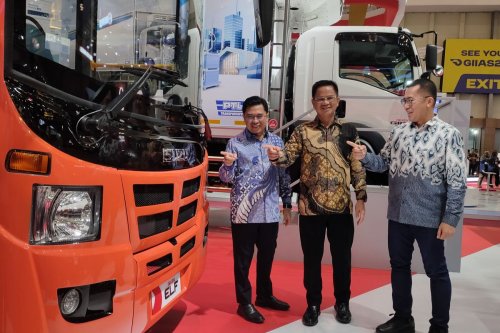 Minitrans Bus Isuzu ELF NQR B buat Warga Jakarta