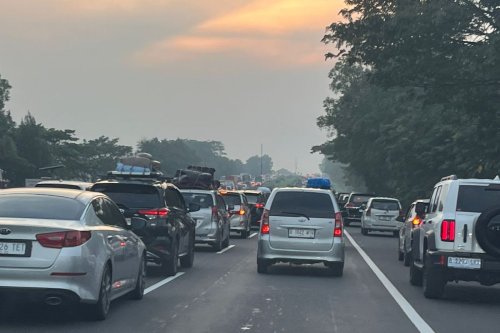 Pantauan Arus Mudik H-2 Lebaran, Tol JORR sampai Cipali Macet Panjang