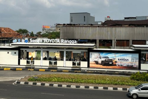Halte Transjakarta Senen Toyota Rangga Dibakar Massa, Ini Kata Toyota