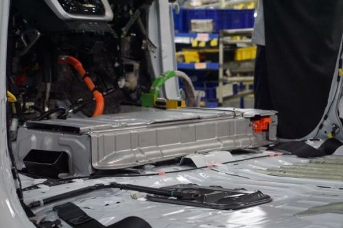 Kata Kepala Bengkel Soal Proses Memanaskan Mobil Hybrid Toyota