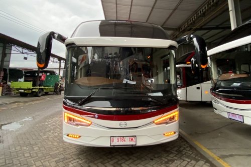 GIIAS 2025: 100 Unit Bus Hino Perkuat Layanan Transportasi Primajasa