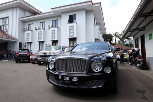 Koleksi Mobil Mewah Hotman Paris, dari Ferrari hingga Lamborghini