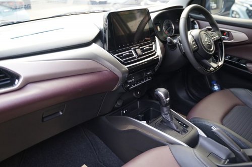 Update Harga Suzuki Fronx: Langsung Jadi Hybrid Terlaris