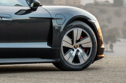 Dua Faktor Penting Saat Memilih Ban Mobil Listrik