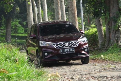 Perhatikan Ini Sebelum Membeli Mobil Hybrid Bekas