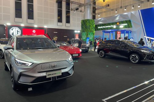 MG Bawa Jajaran Kendaraan Elektrifikasi di IIMS Surabaya 2025