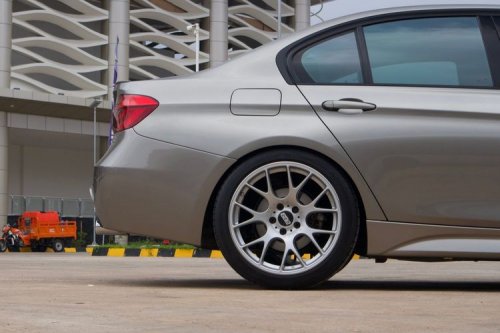 Pengalaman Pemilik BMW 320i F30: Apakah Nyaman &amp; Irit?