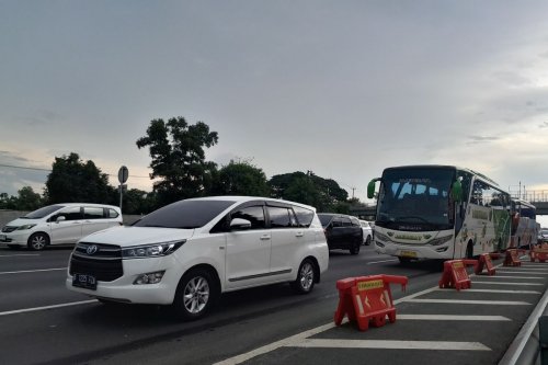 Contraflow vs Lajur Normal: Mana yang Lebih Aman?