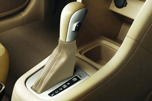 Cara Benar Bawa Mobil Matik di Tanjakan Terjal