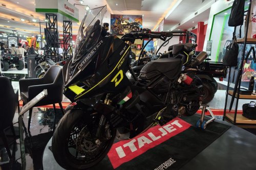 Italjet Dragster 459 Twin dan 700 Twin: Harga Terpaut Rp 100 Juta