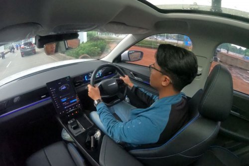 Jaecoo J5 EV vs Geely EX2: Duel Mobil Listrik di Bawah Rp 300 Juta