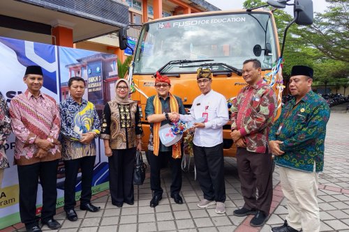 Strategi KTB Siapkan Mekanik Truk Masa Depan
