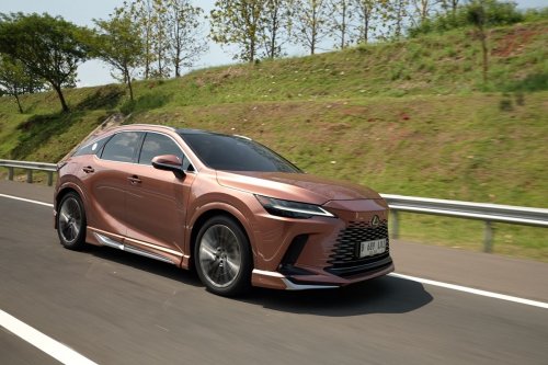 Lexus RX 450h+ Sang Chameleon