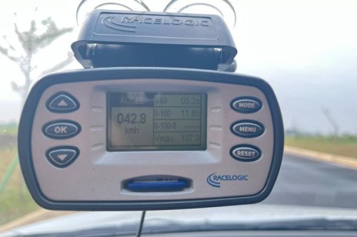 Komparasi Akselerasi Suzuki Fronx GL dan SGX, Mana Lebih Gesit?