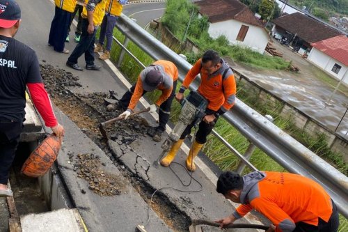 Jalan Khusus Motor di Batutulis Bogor Kembali Ditutup karena Retak