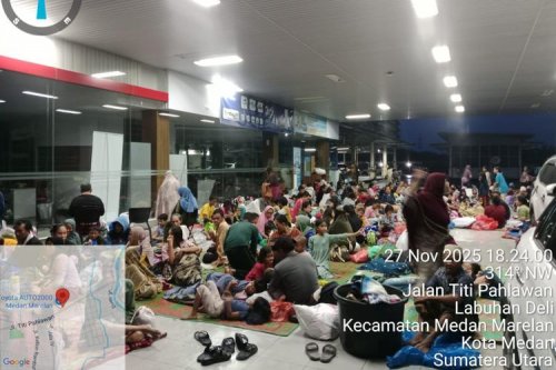 Diler Auto2000 Medan Berubah Jadi Tempat Pengungsian Korban Banjir