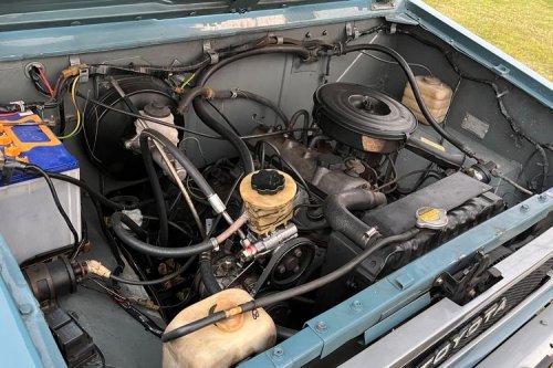 Tips Pelihara Toyota Kijang Doyok, Radiator Harus Air Biasa