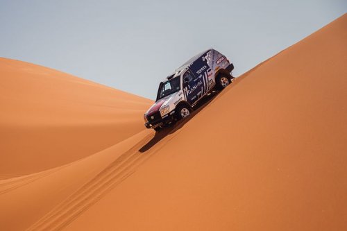 Ikut Rally Dakar Tidak Perlu Punya Mobil Reli, Cukup Bawa Badan Saja