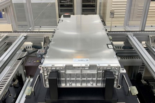 Baterai Mobil Listrik Makin Murah, Saingi Mobil Bensin